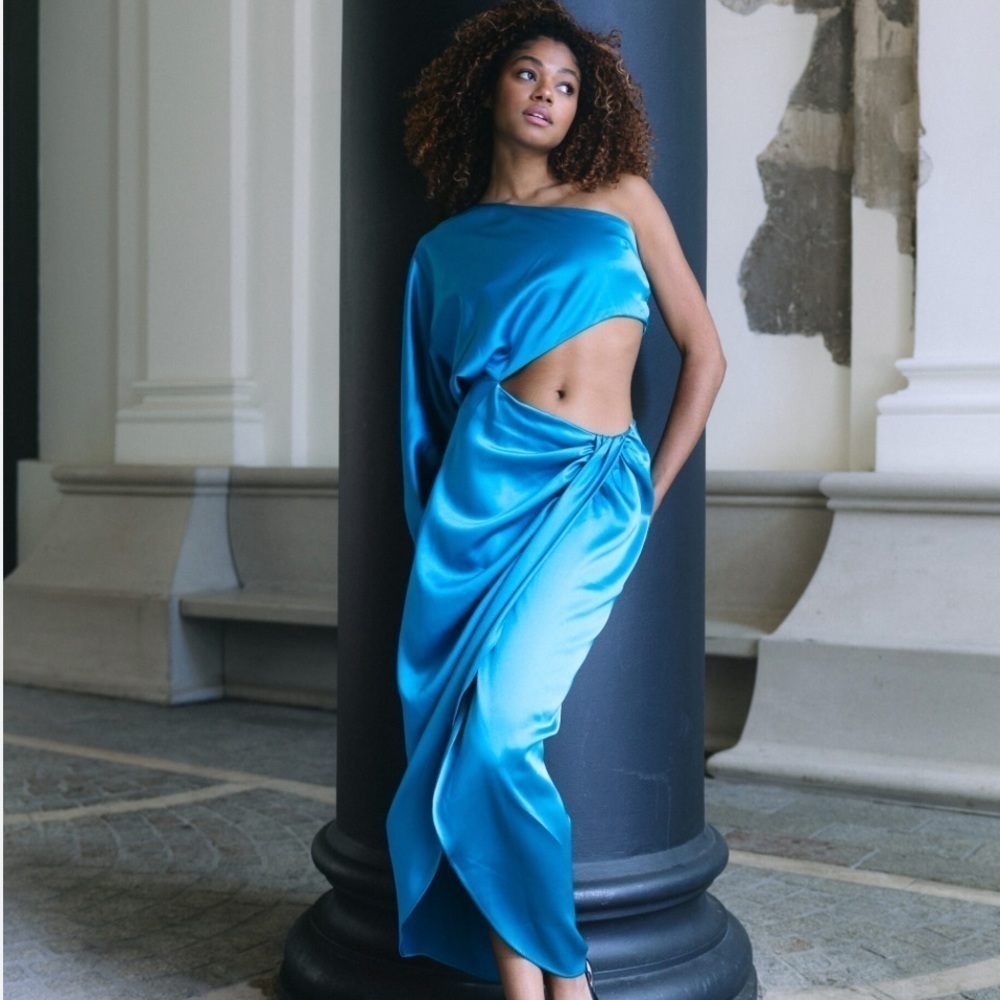 Zara Asymmetrical Blue Dress - Picture 2 of 9